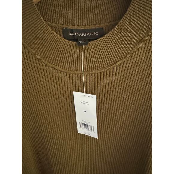 Banana Republic Sweaters - Banana Republic Olive green sweater